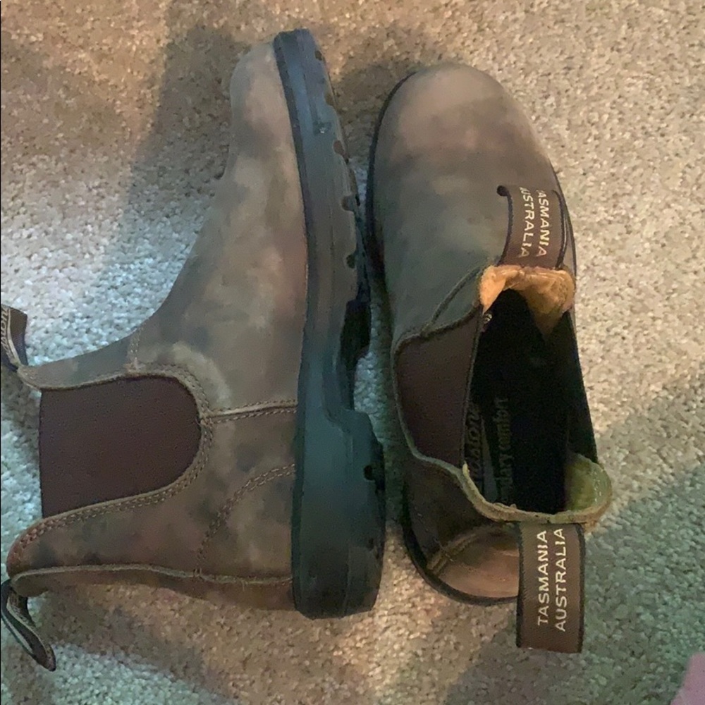Brown blundstone Australia boots